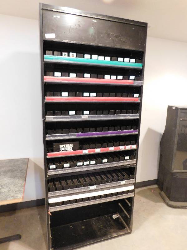 lot 769 image: Cigarette Merchandizer