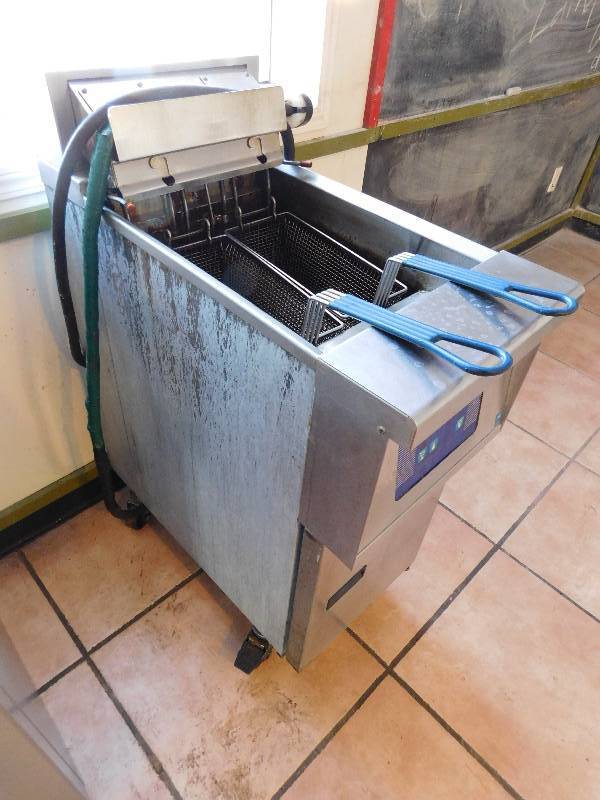 lot 775 image: Pitco Fryer