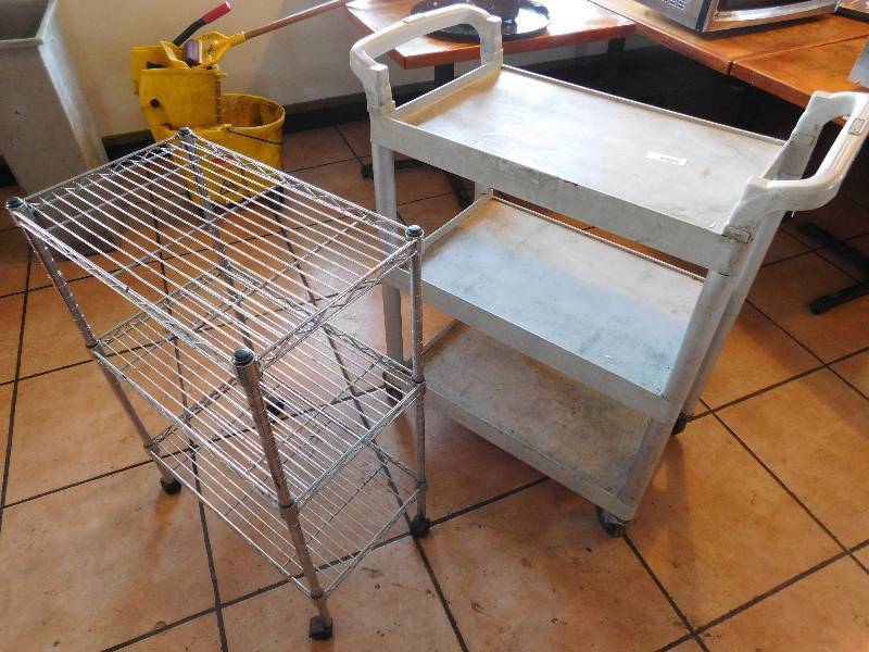 lot 781 image: Rolling Cart & Shelf