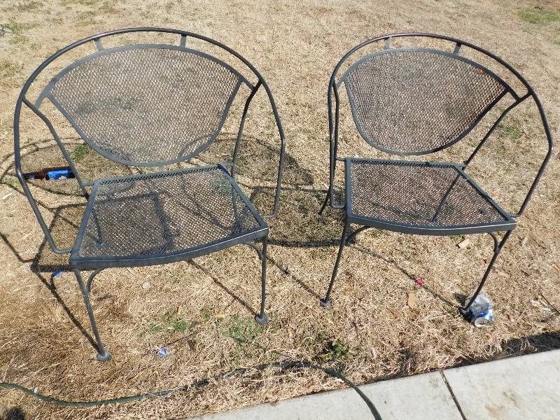 lot 787 image: Lot Of 5 Wire Chairs