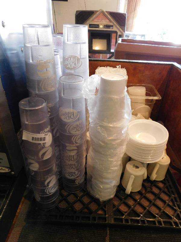 lot 789 image: Lot Of Cups & Silverware