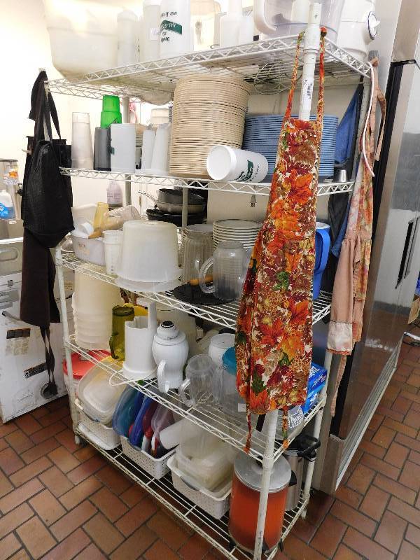 lot 798 image: Metro Shelf