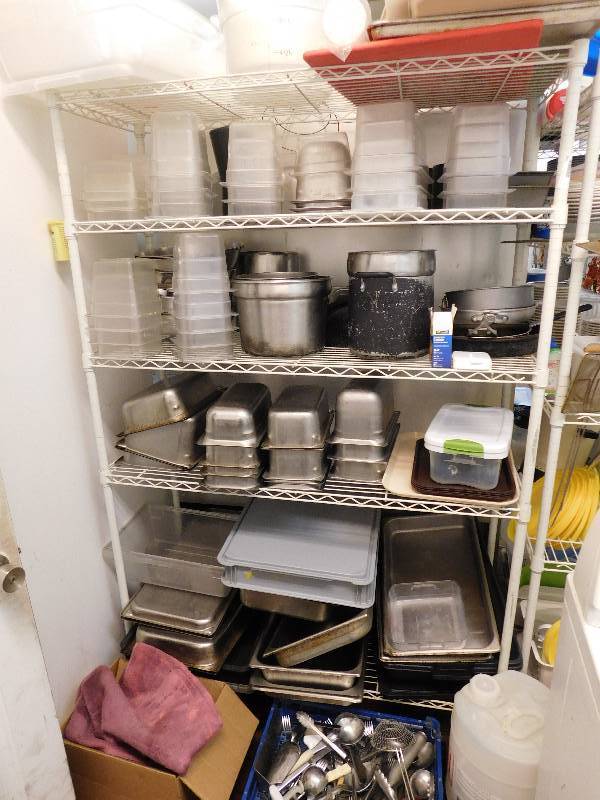 lot 799 image: Metro Shelf