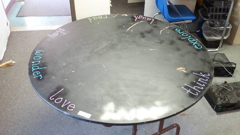 lot 373 image: Round table.
