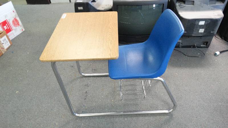 lot 381 image: Child desk wstorage under chair.