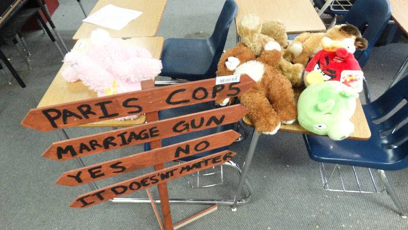 lot 397 image: Wood arrow sign & dog hand puppet, 2 - angry birds, pink bunny, 2 - teddy bears.