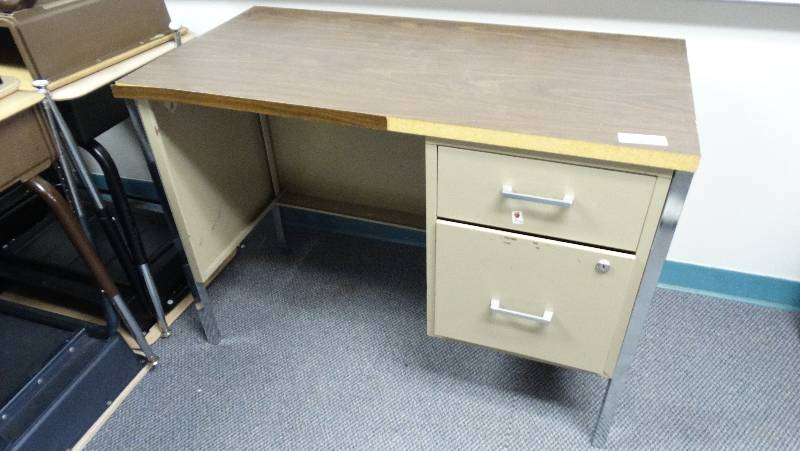 lot 399 image: Small metal 2 drawer desk.
