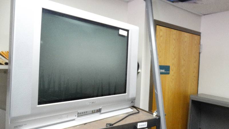 lot 422 image: Sharp TV big back.