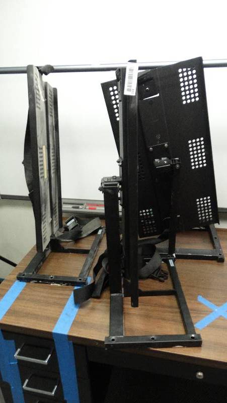 lot 432 image: 3 - TV mounts.