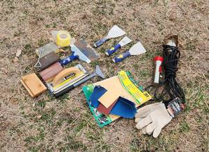 lot 3080 image: Wall Prepping Tools, Trouble Light and Gloves