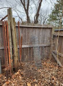 lot 3085 image: T-Post, Wood Post and Fencing