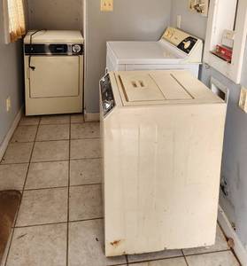 lot 3092 image: Hotpoint Electric Dryer, Montgomery Ward Washer and Dryer