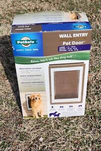 lot 3021 image: Pet Safe Wall Entry Pet Door - Flap Opening 10 38 W x 15 38 H