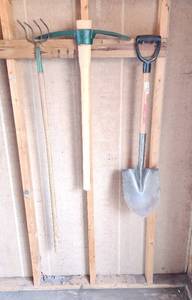lot 3034 image: Long Handled Tools
