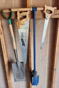 lot 3035 image: Long Handled Tools