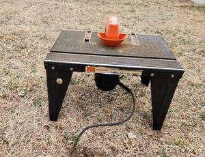 lot 3037 image: Craftsman Router Model 315.17480 and Craftsman Table Model 171.25444