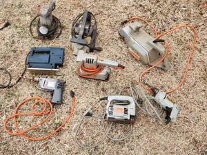 lot 3043 image: Power Tools - All Tools Powered On - A few need to be cleaned