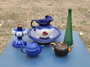 lot 3051 image: Teapots, Oil Lamp, Pitcher & Bowl and Vase - See pics for Damage
