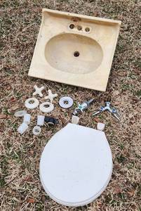 lot 3052 image: Plumbing Supplies and Sink