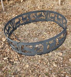 lot 1004 image: Metal Fire Pit Ring - 37