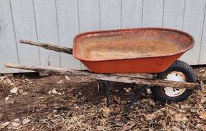 lot 1030 image: Wheelbarrow