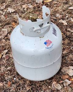 lot 1033 image: Propane Tank - Full