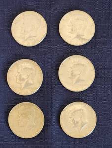 lot 511 image: (6) 1967 Kennedy Half Dollars