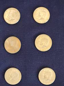 lot 515 image: (6) 1967 Kennedy Half Dollars