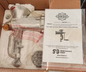 lot 4016 image: Guide Gear Cast Iron Meat Grinder - New in Box