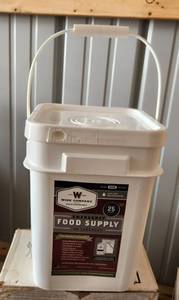 lot 4021 image: Wise Company Emergency Food Supply Bucket 60 Servings