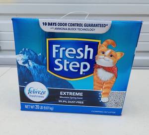 lot 4059 image: Fresh Step Clumping Cat Litter - NEW