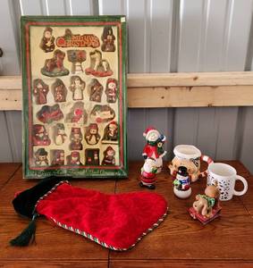 lot 4062 image: Christmas Decor