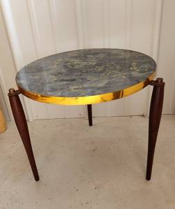 lot 4066 image: MCM Accent Table 17 x 15