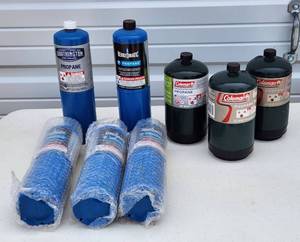 lot 4070 image: (8) New Propane Bottles