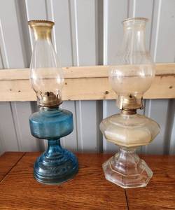 lot 4086 image: Vintage Oil Lamps