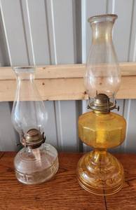 lot 4087 image: Vintage Oil Lamps