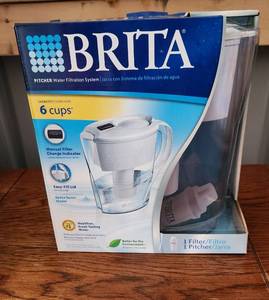 lot 4097 image: Brita Pitcher Water Filtration System - 6 Cup Capacity