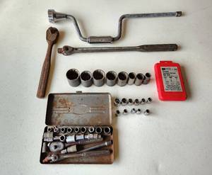 lot 4110 image: Craftsman Tools
