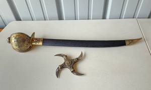 lot 4124 image: Caribbean Sea Pirate 5-Blade Folding Knife and 30 Sword 440 Stainless