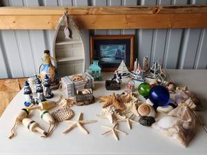 lot 4129 image: Nautical Decor