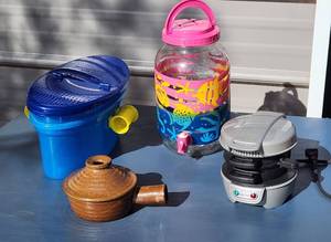 lot 6015 image: Pasta Maker, Gallon Jar, Breakfast Sandwich Maker and Stoneware Cooker