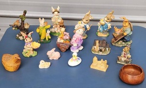 lot 6052 image: Bunnies and Bird Decor