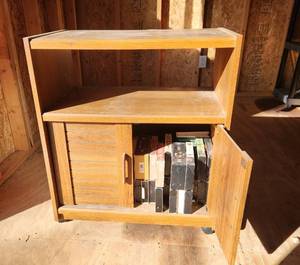 lot 2000 image: Rolling Cabinet with VHS - 25 x 16 x 28