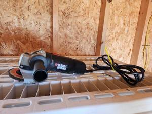 lot 2018 image: Black & Decker Angle Grinder Model 7750