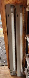 lot 2032 image: (2) Florescent Light Fixtures