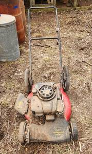 lot 2142 image: Huskee Lawnmower - Non Working