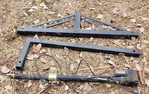 lot 2147 image: Truck Bed Extender