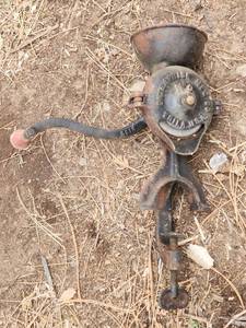 lot 2162 image: ANTIQUE CAST IRON ENTERPRISE COFFEE GRINDER NO. 0