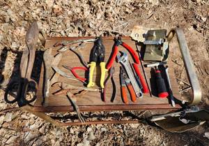lot 2060 image: Tools