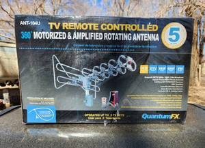 lot 2069 image: TV Remote Controlled 360 Degree Motorized & Amplified Rotating Antenna NEW